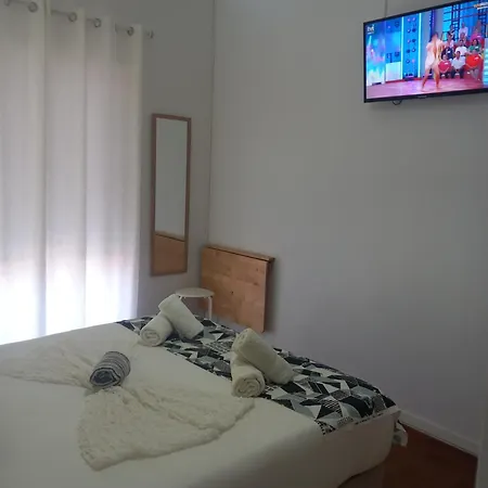בית אירוח Lila's House פניש